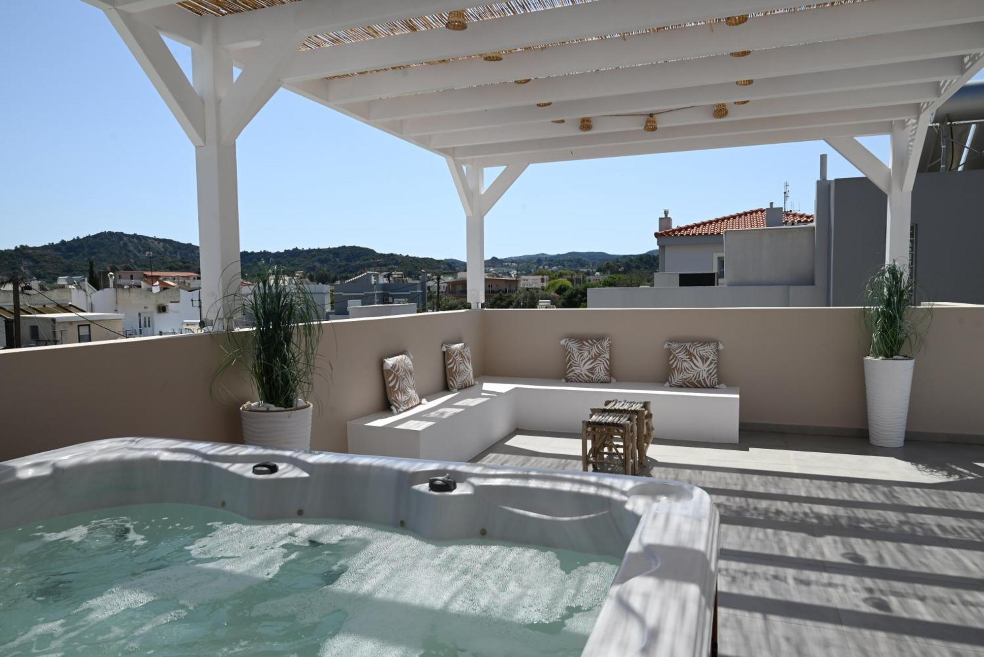 Villa Pastida - Private Pool & Jacuzzi & Central Place Kültér fotó